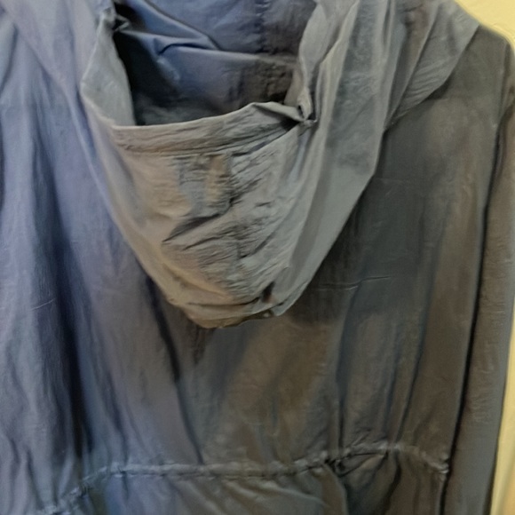 Nwot Soma Weekend rain jacket with waist sinches, zippered front, hood and - Picture 6 of 7